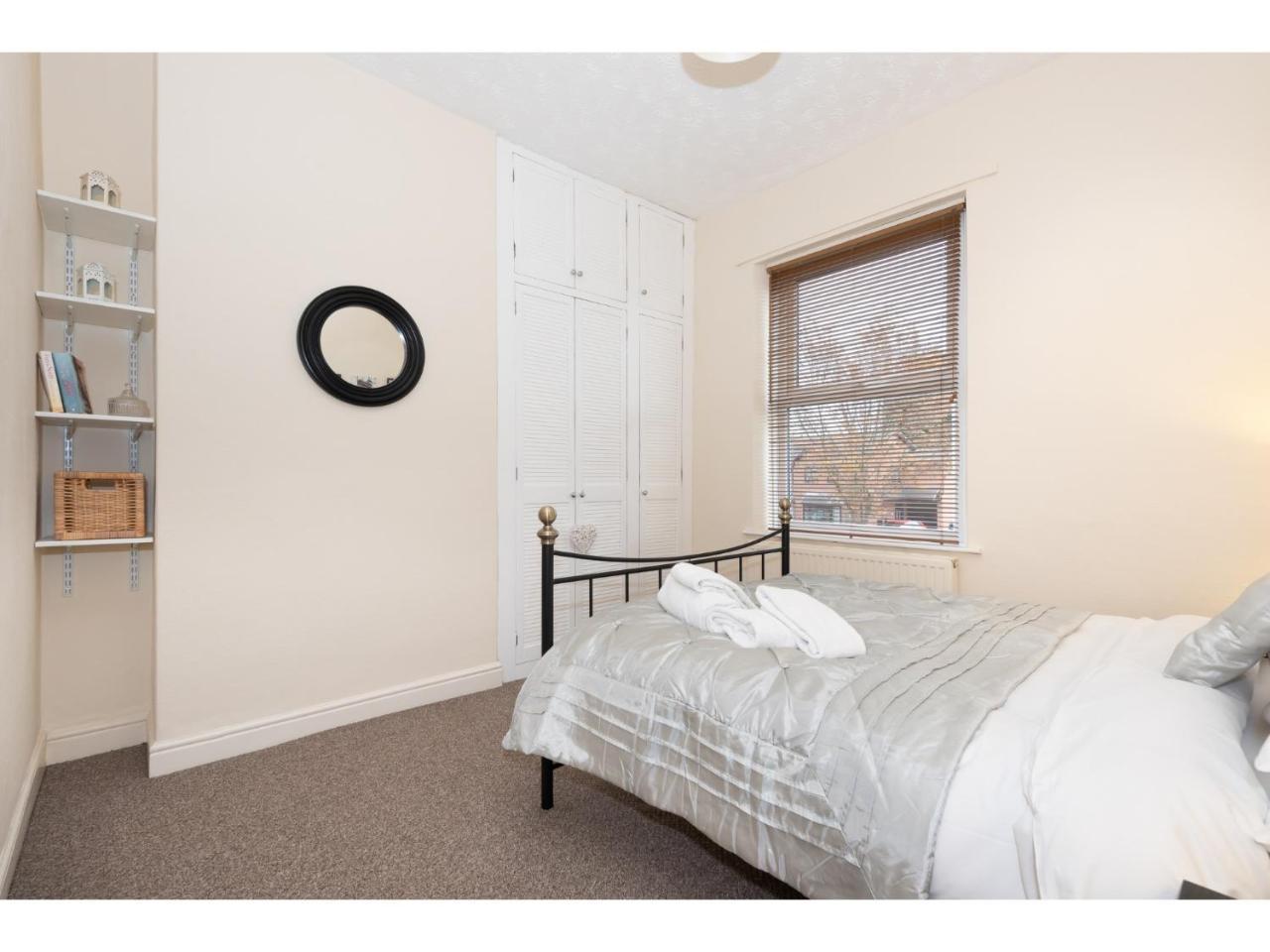 Fibre Broadband&FREE Street Parking, Sleeps 5 Apartamento York Exterior foto