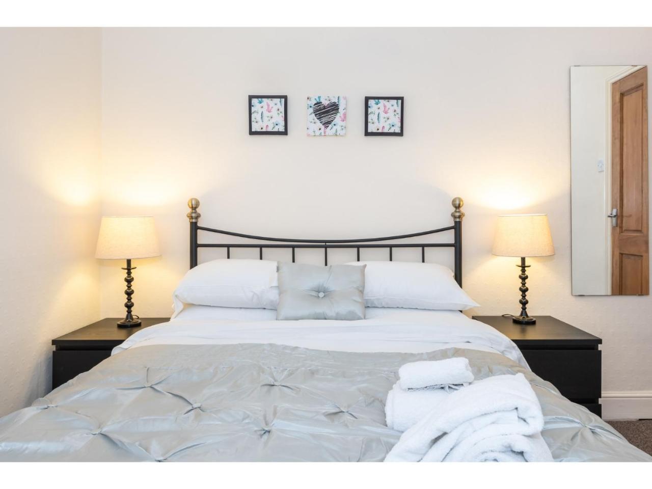 Fibre Broadband&FREE Street Parking, Sleeps 5 Apartamento York Exterior foto